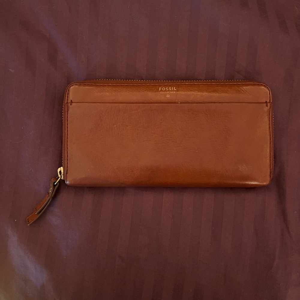 Fossil Tan Leather Zip Wallet
